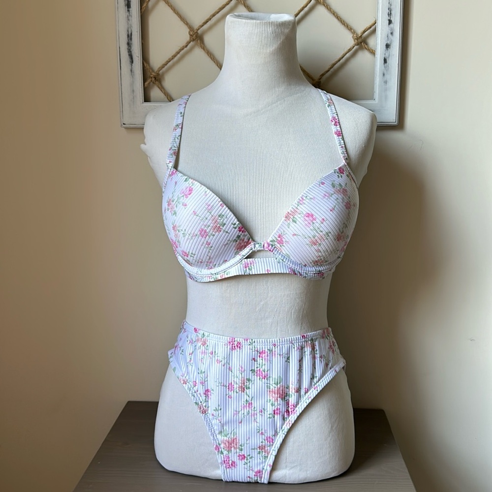 Ardene Women’s bikini, white floral push-up size medium